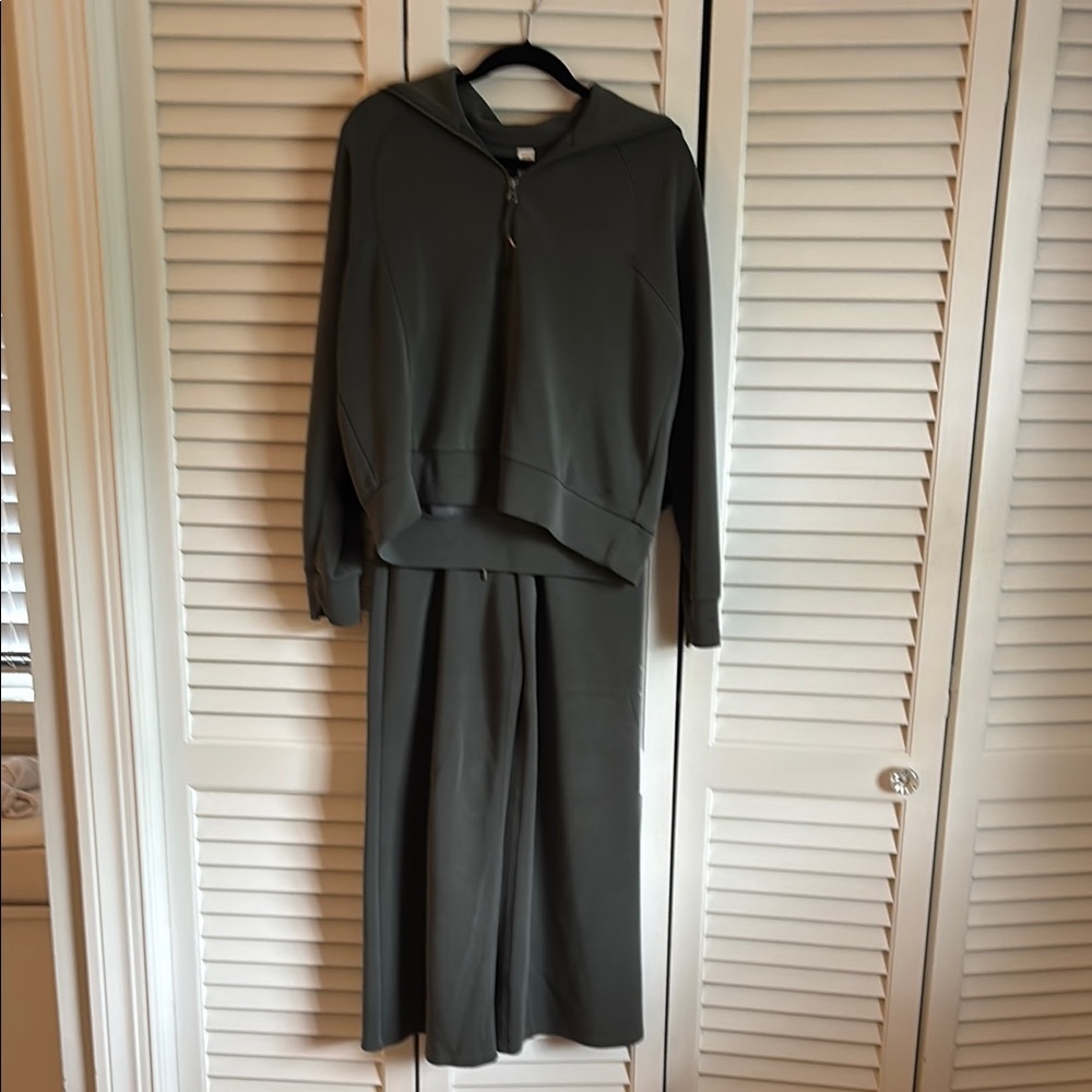 SPANX Air Essentials Sweatshirt and Pants